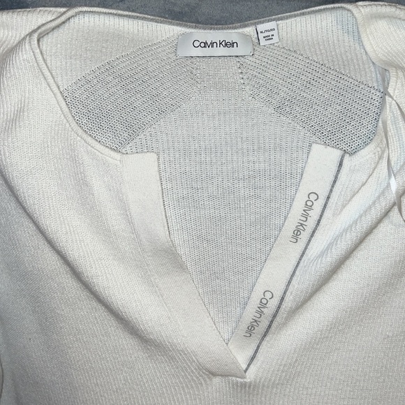 Calvin Klein white sweater - Picture 2 of 3